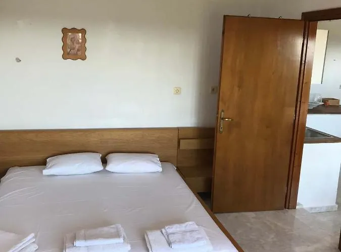 Great First Floor With View *