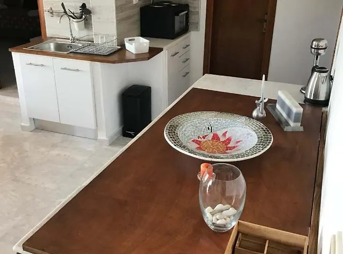 Great First Floor With View Apartman *