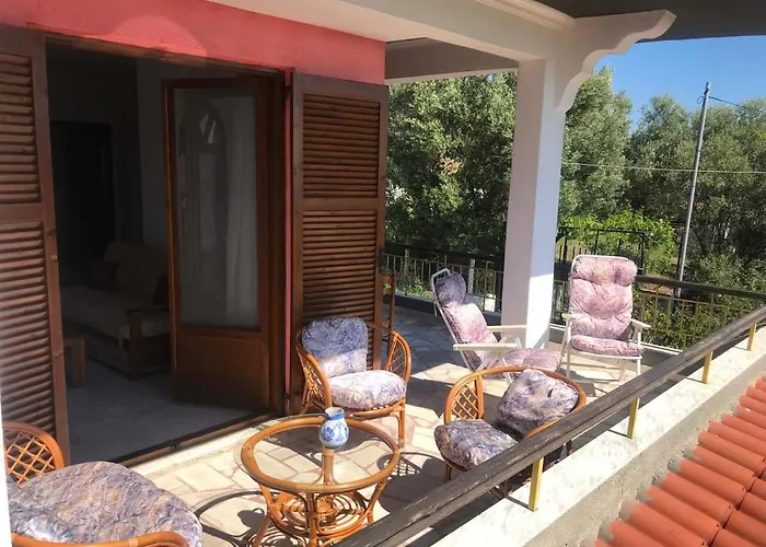 Apartman Great First Floor With View