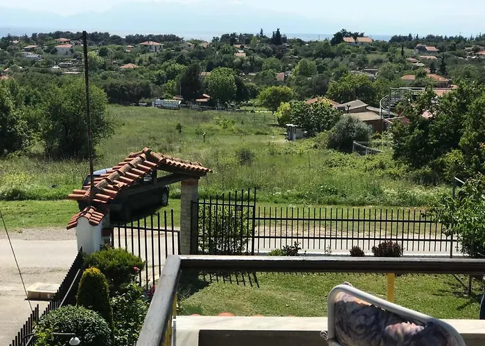 Great First Floor With View *