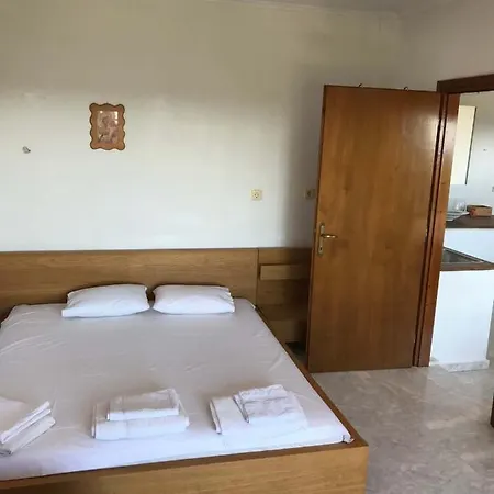 Great First Floor With View *